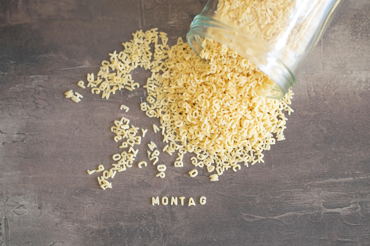 白髪染めの通い放題プランを平日割引で利用するメリットは？